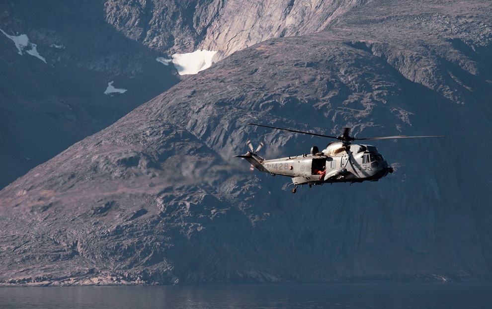 фото вертолёт в Арктике
