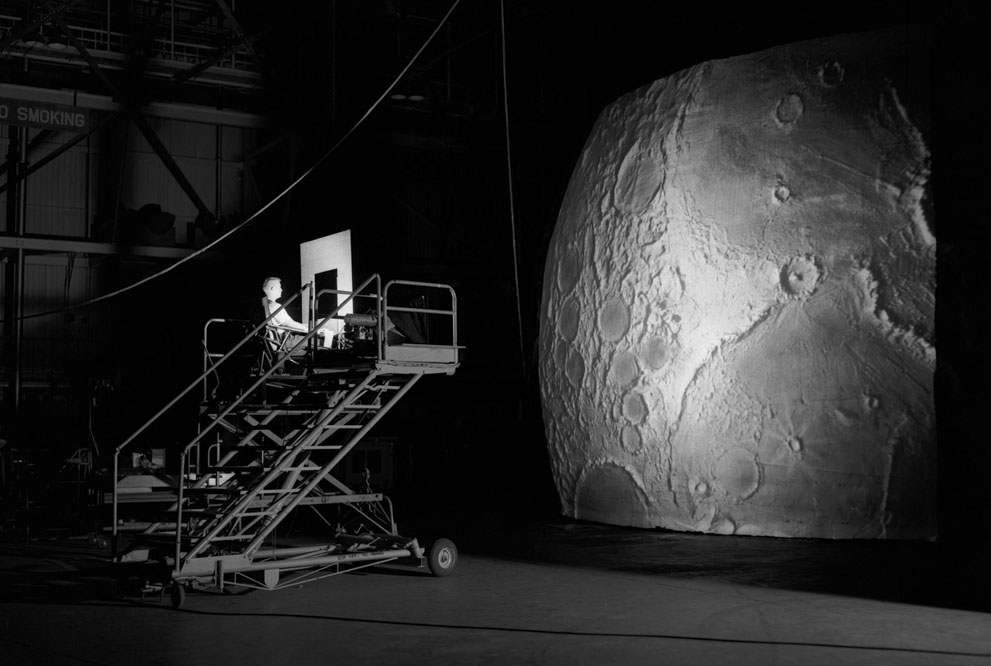 НАСА готовится к полёту к Луне.