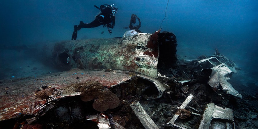 Бомбардировщик Mitsubishi на глубине 20 метров