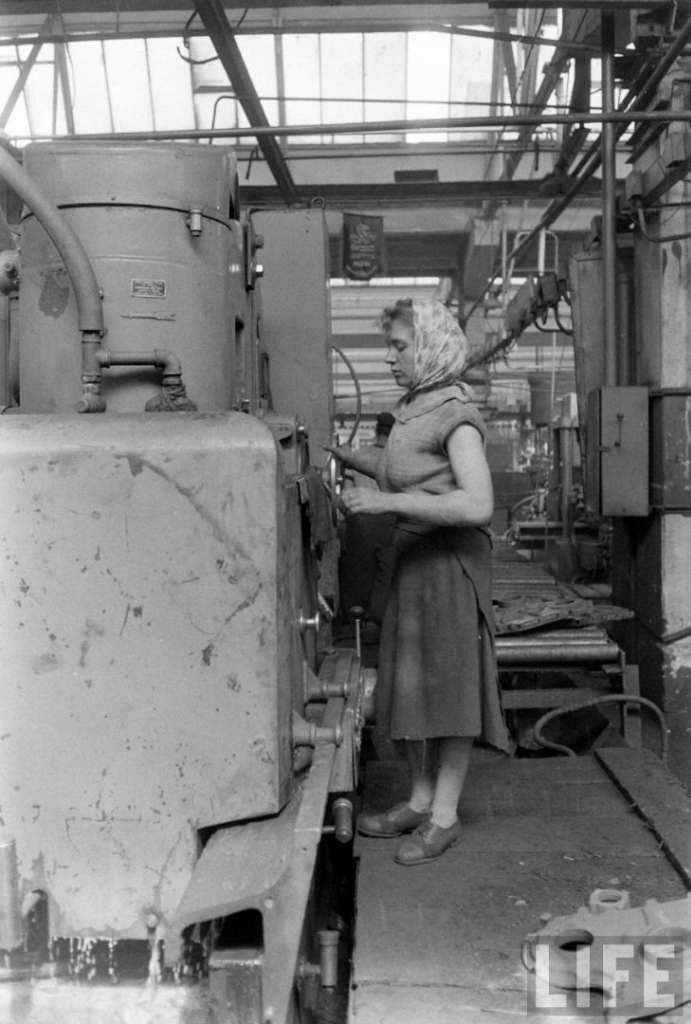 Минский тракторный завод в журнале «Лайф» в 1960 году