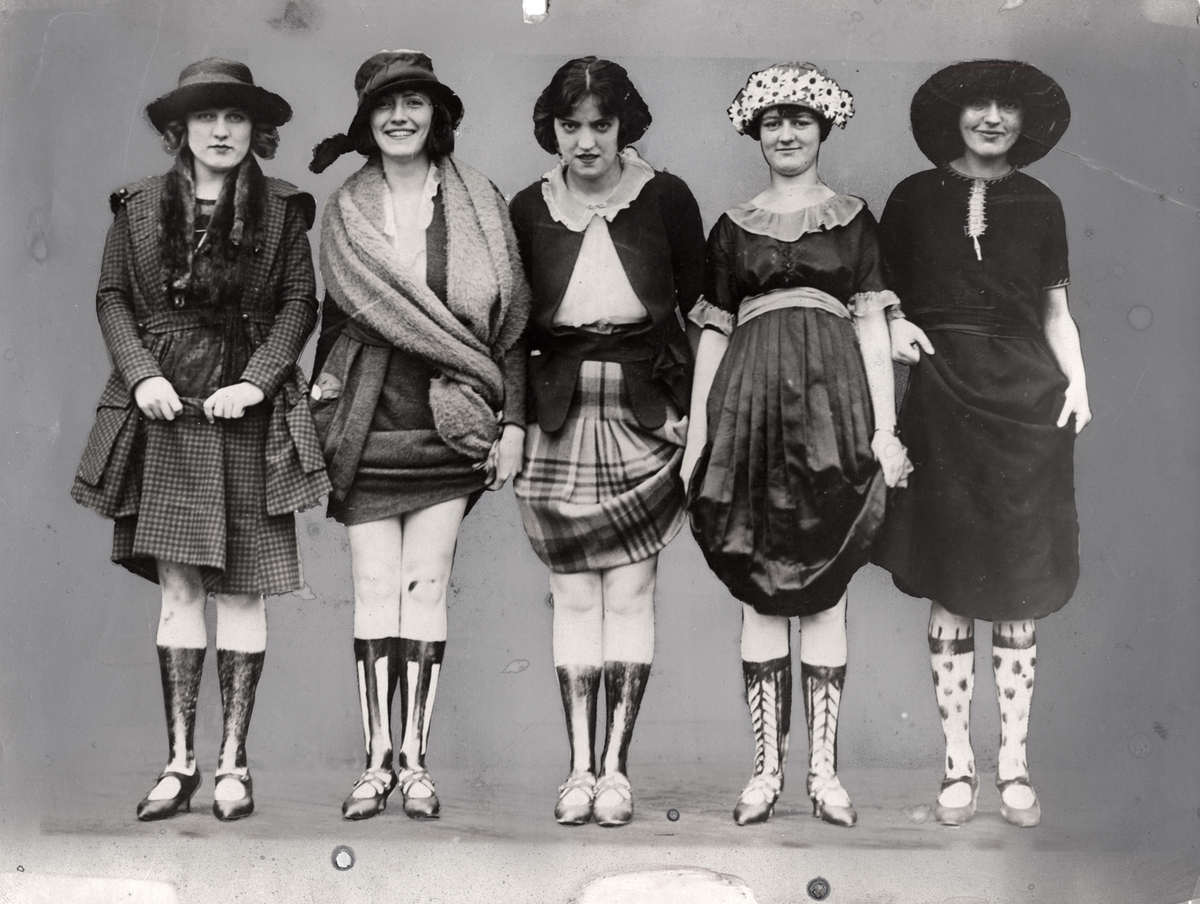 Женские ноги в начале XX века