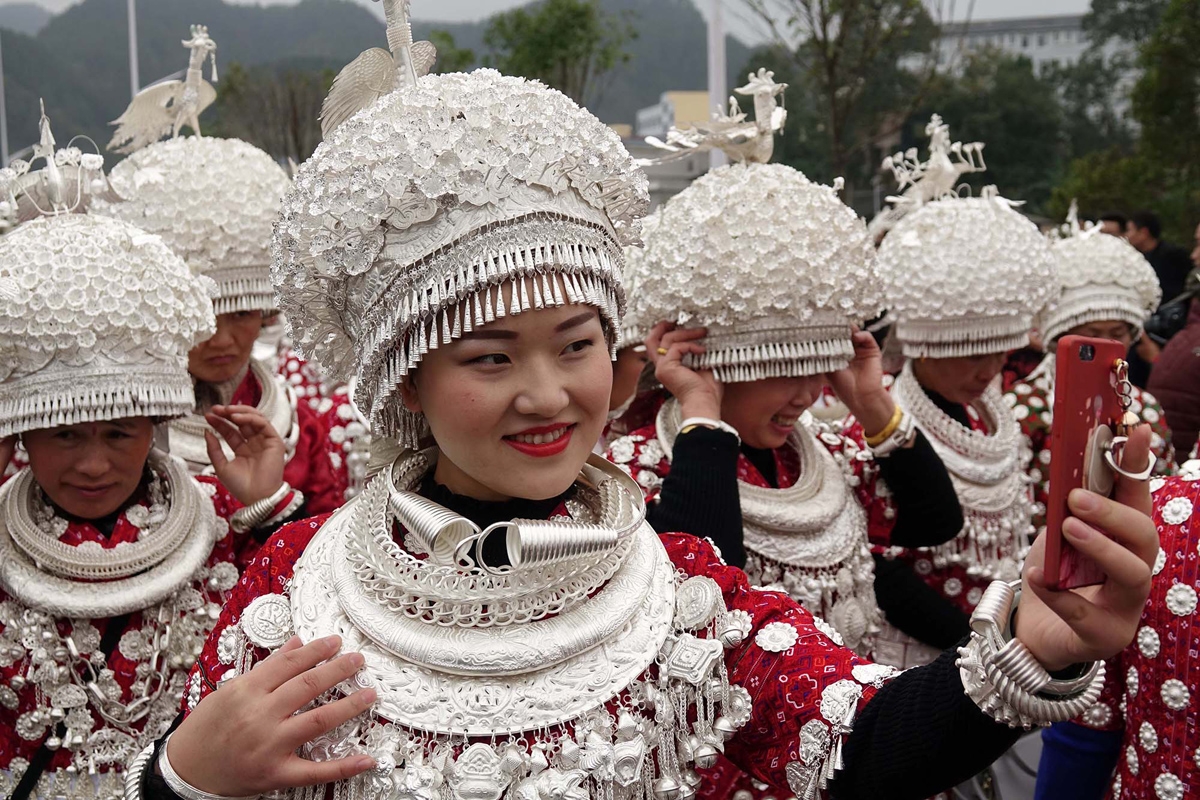 Национальные этнические меньшинства. Мяо Яо. Народ Мяо Китай. Китайская народность Мяо. Дун (народ).