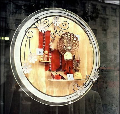 «Жизнь в стеклах витрин» Москва, 1990 год.