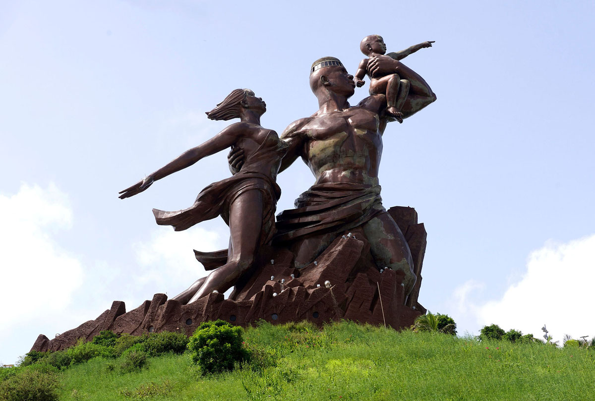 «Возрождение Африки» — монумент в городе Дакар, столице Сенегала. Монумент выполнен из бронзовых листов толщиной 3 см. Высота 49 метров.