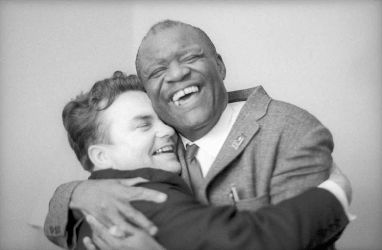 ВЕЛИКИЕ, ПРОСТЫЕ, КРАСИВЫЕ: ЛЮДИ НА СНИМКАХ СОВЕТСКОГО ФОТОГРАФА ...