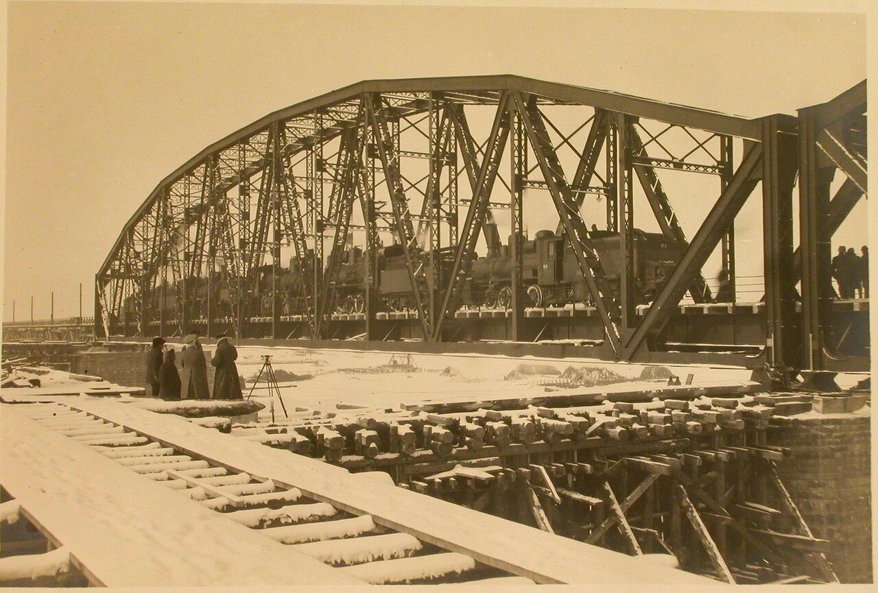 Строительство моста через Днепр в Киеве, в 1916 году