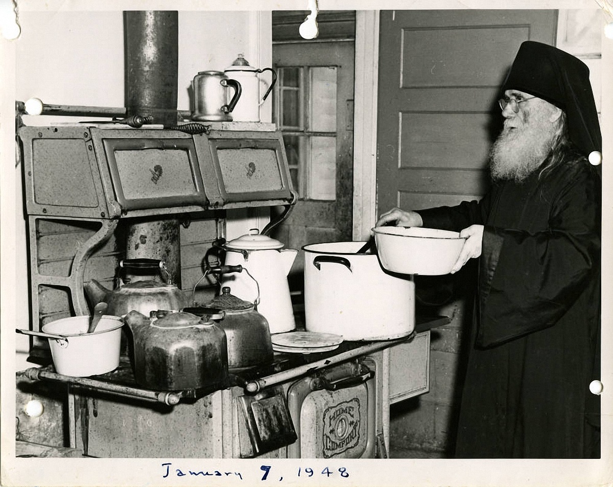 1946-1948. Повседневная жизнь Свято-Троицкого монастыря