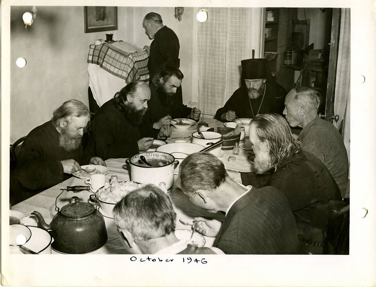1946-1948. Повседневная жизнь Свято-Троицкого монастыря
