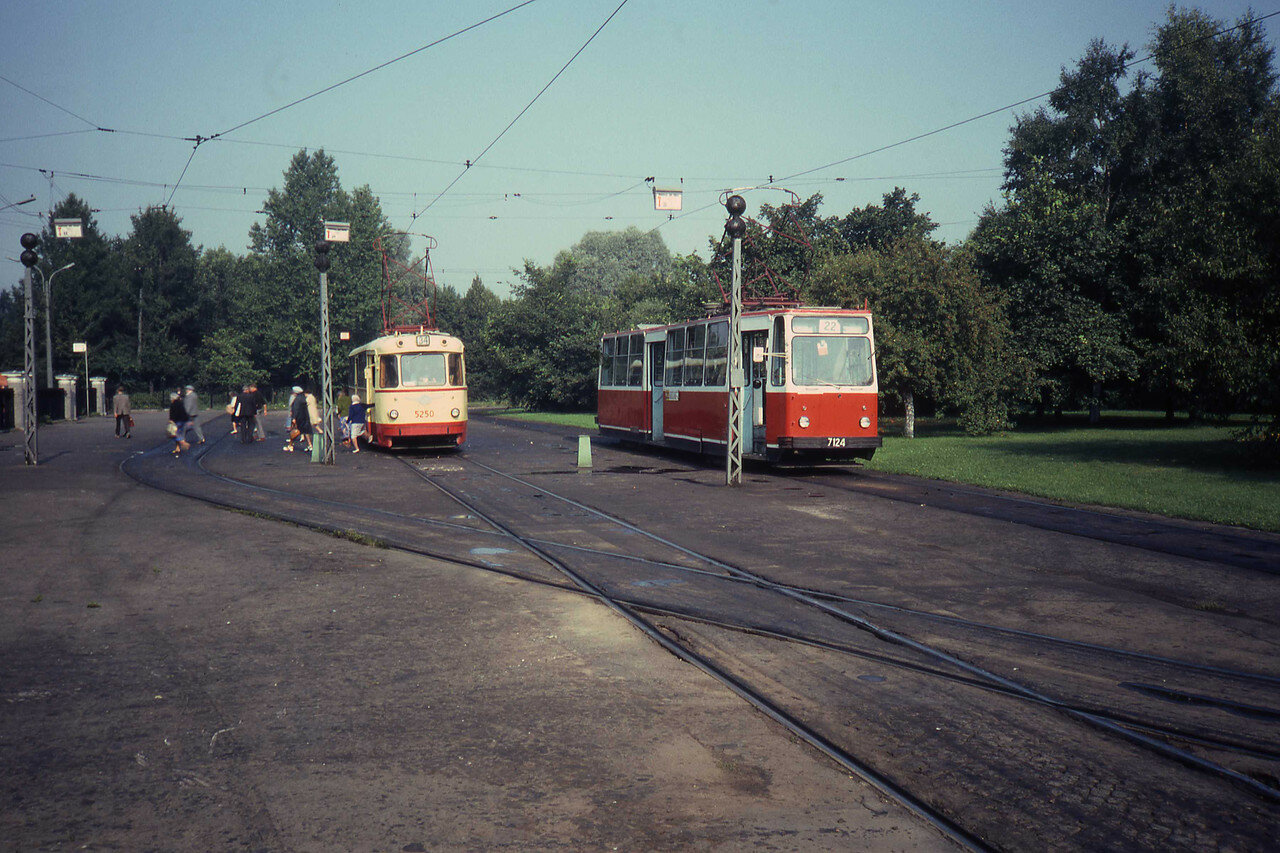 Москва и Ленинград, поезда и трамваи. 1982 год.
