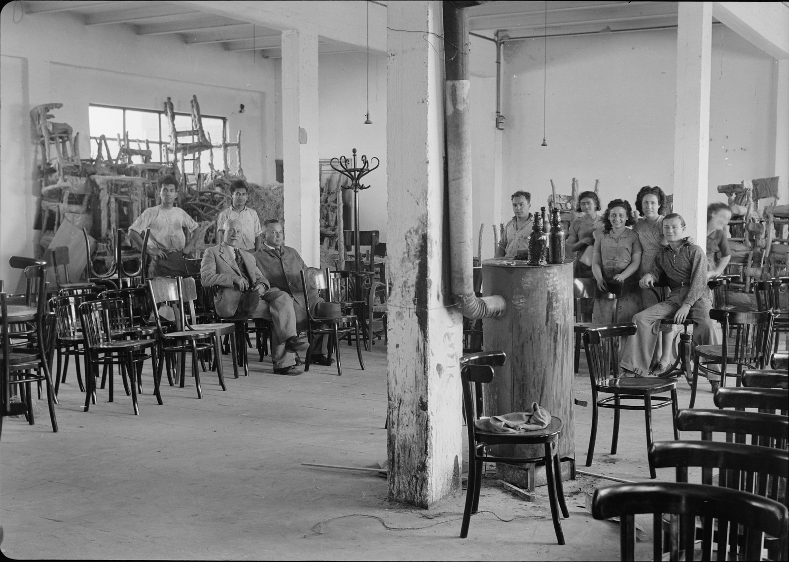 1939 год. Палестина. Еврейская мебельная фабрика на равнине Шарон