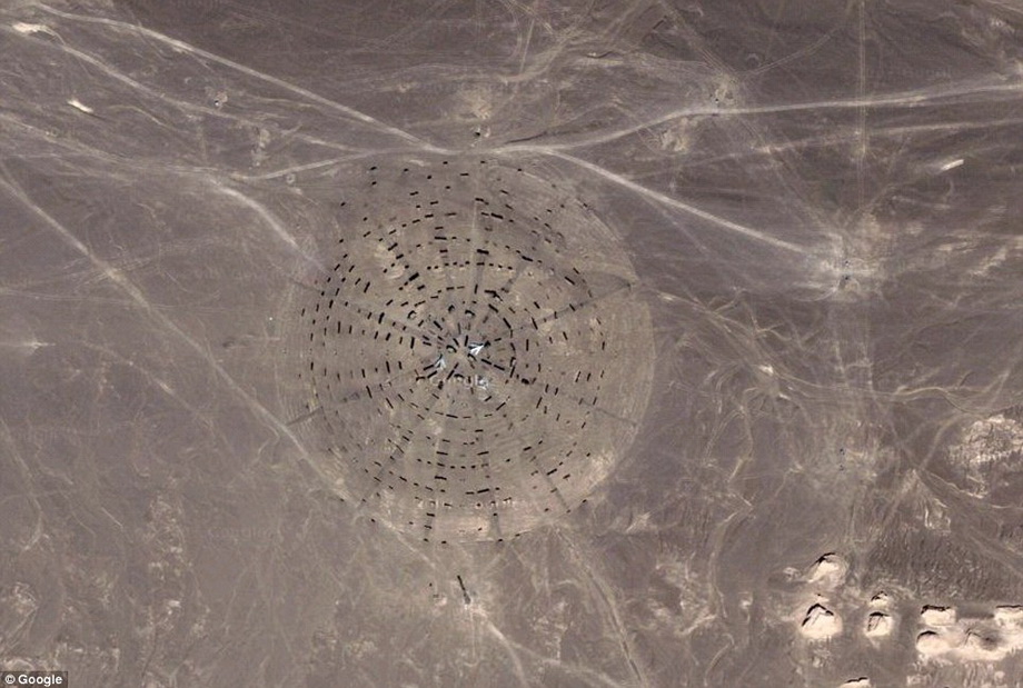 Загадочные объекты в пустыне Гоби