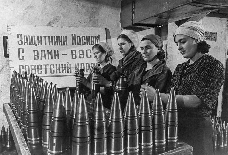 Женщины в тылу, во время Великой Отечественной войны.