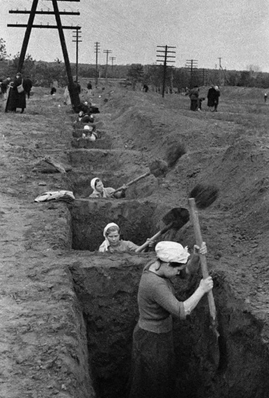 Женщины в тылу, во время Великой Отечественной войны.