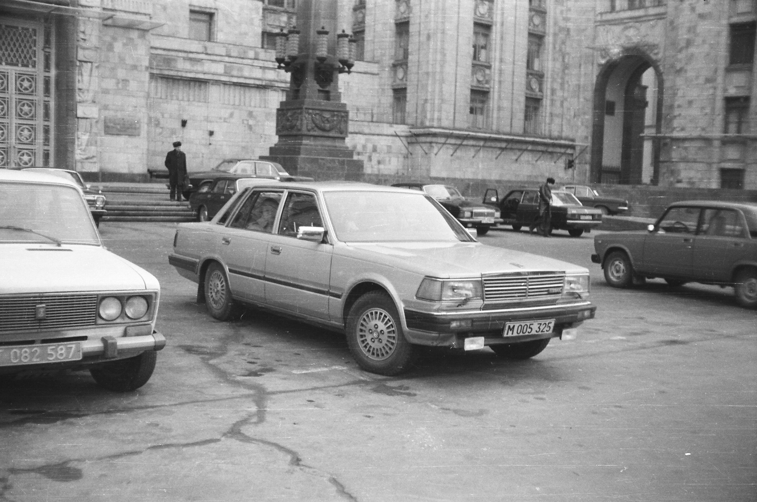 1988 год. Автомобили на улицах Москвы.
